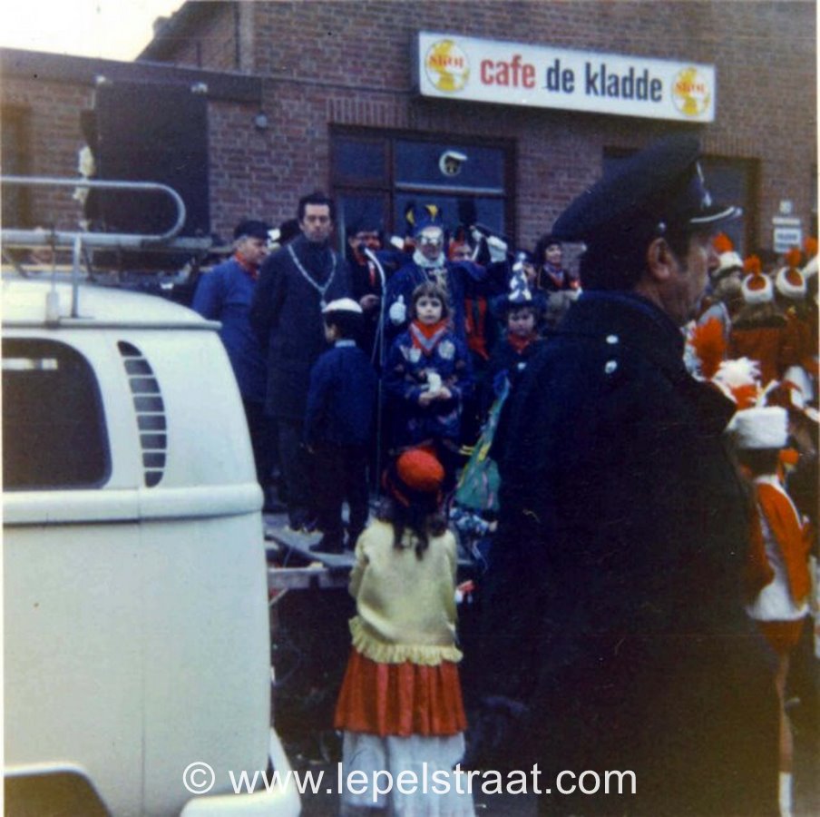 lepelstraatcarnaval001.jpg