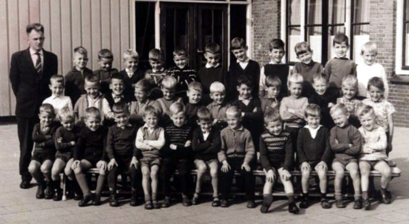 Klassefoto eerste klas schooljaar 1962 - 1963.