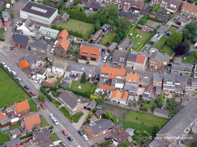 Vagevuur en Kerkstraat vanuit de lucht