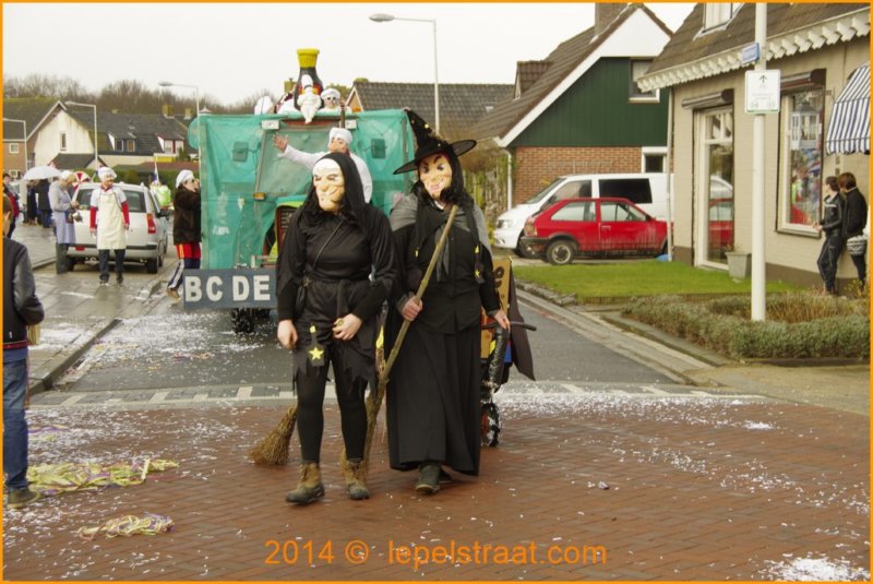 lepelstraatoptocht2014002.jpg