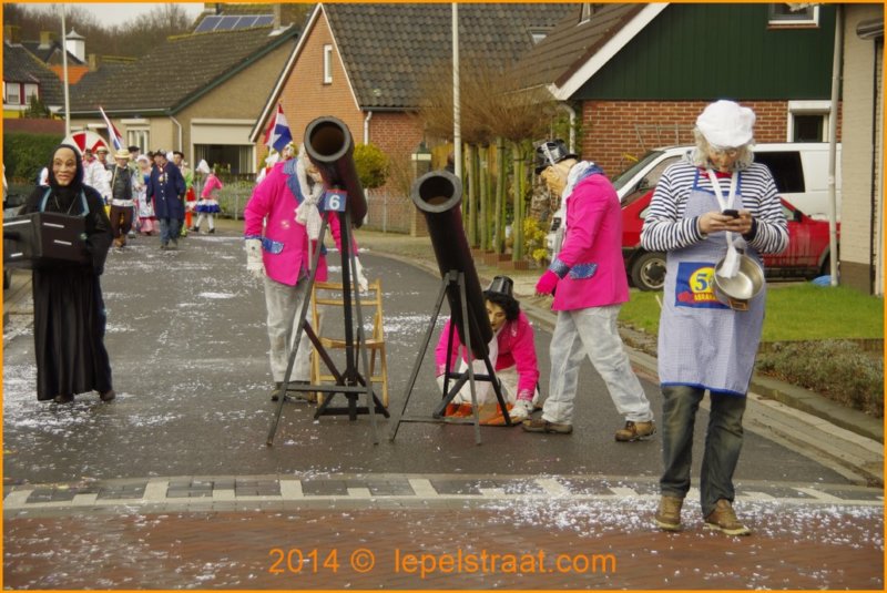 lepelstraatoptocht2014004.jpg