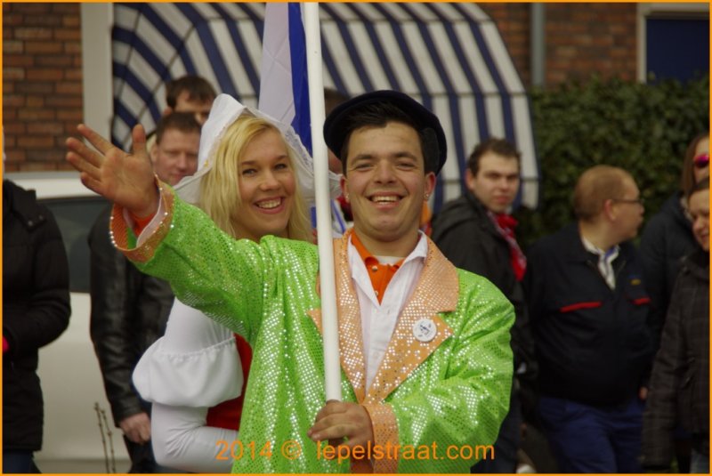 lepelstraatoptocht2014008.jpg