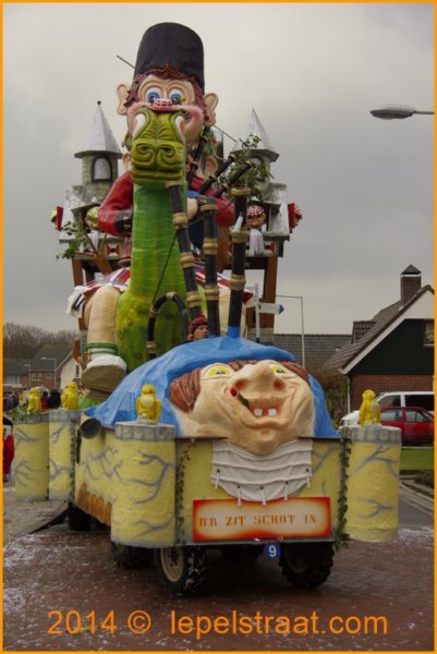 lepelstraatoptocht2014018.jpg