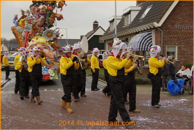 lepelstraatoptocht2014021.jpg