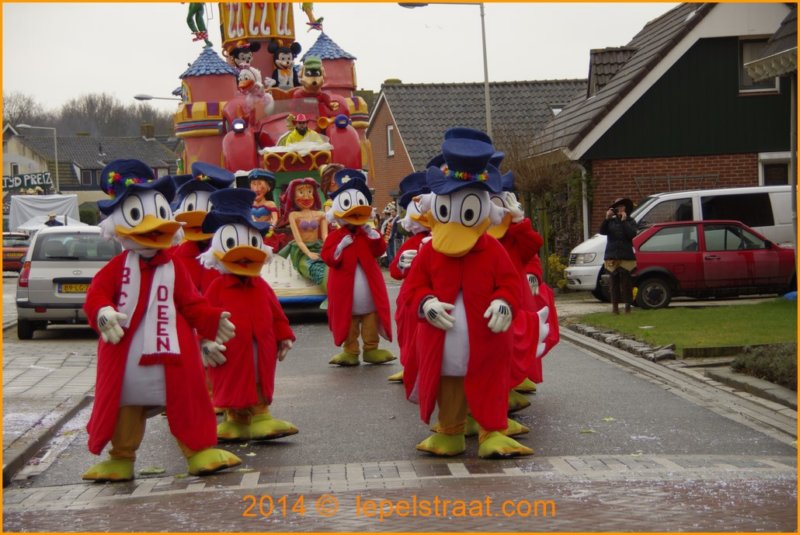 lepelstraatoptocht2014045.jpg