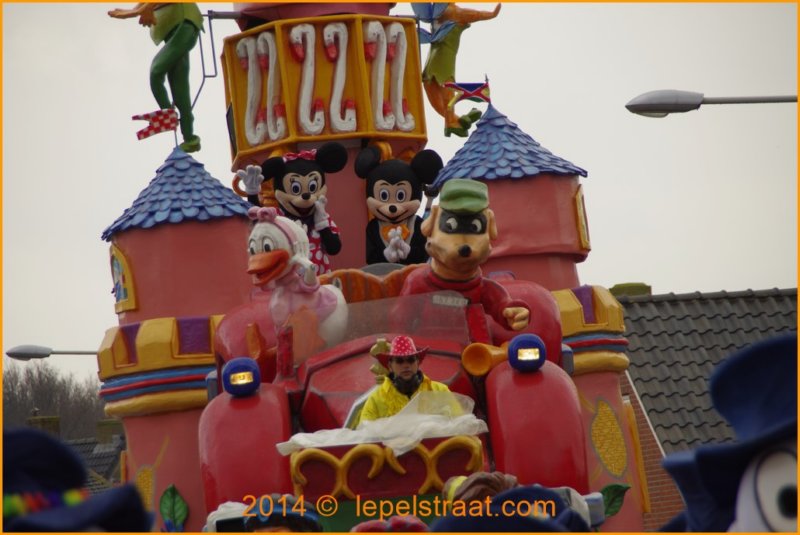 lepelstraatoptocht2014048.jpg
