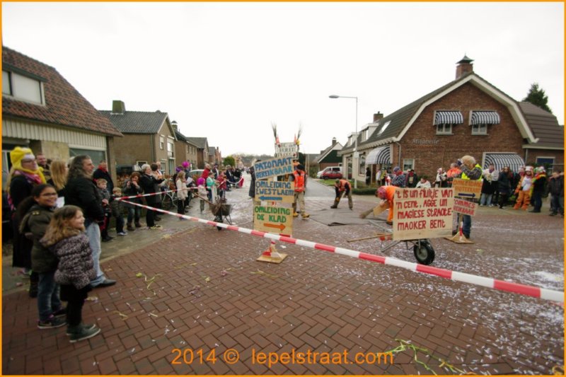 lepelstraatoptocht2014049.jpg