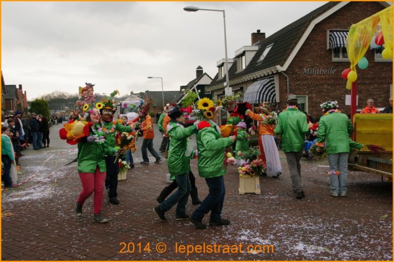 lepelstraatoptocht2014070.jpg