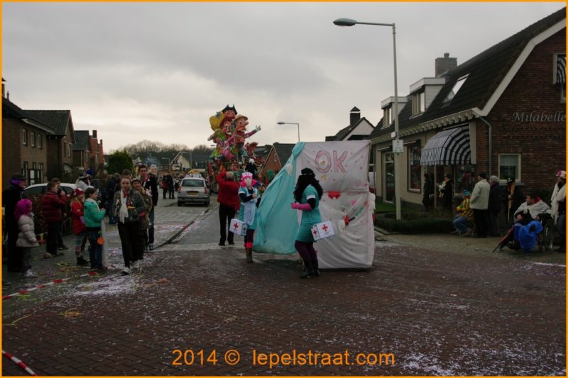 lepelstraatoptocht2014075.jpg