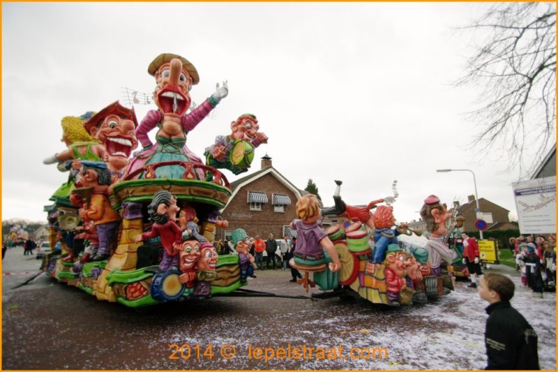 lepelstraatoptocht2014079.jpg