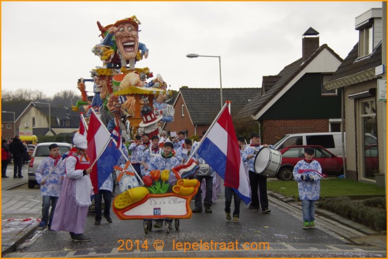 lepelstraatoptocht2014085.jpg
