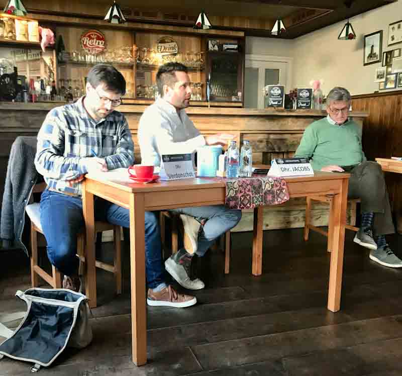 De omliggende bewoners van De Kladde in gesprek met de wethouder