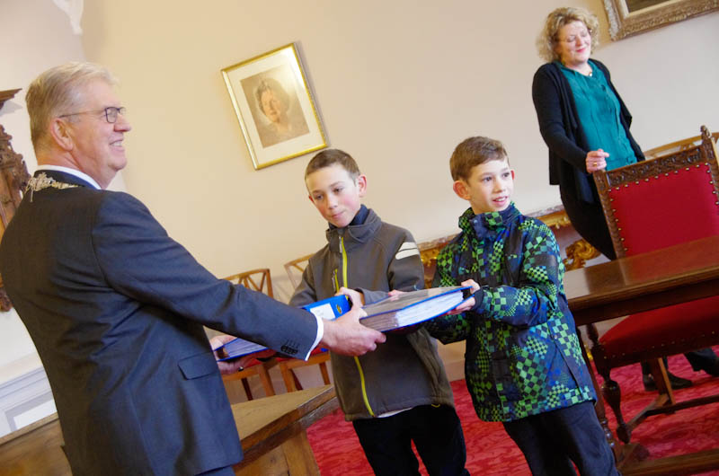 overhandiging petitie