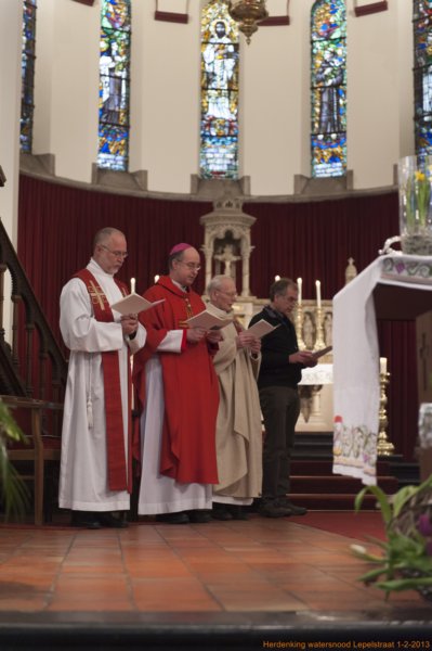aansteken kaarsen slachtoffers watersnoodramp 1953